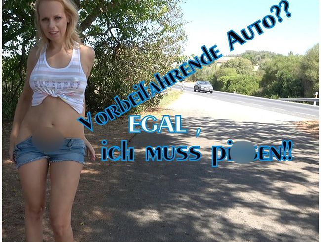 KikiVega Porno Video: Vorbeifahrende Auto EGAL ich muss pi**en